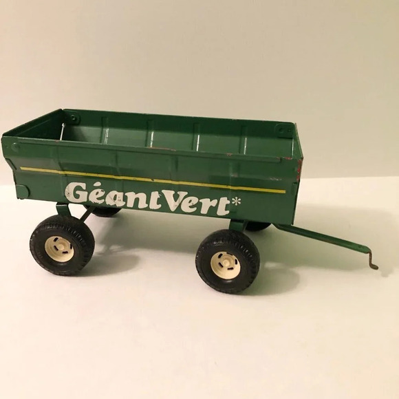 Vintage Ertl Green  Giant Toy Tractor and Wagon Promotional Diecast - Picture 10 of 16